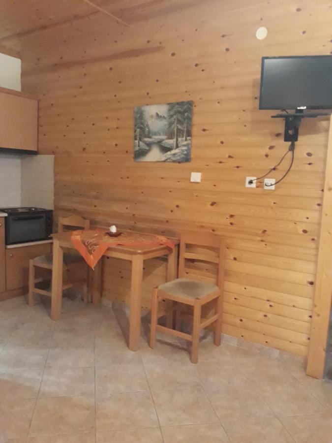 To Konaki Káto Loutrákion Exterior foto